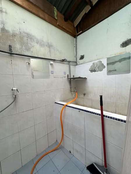 Rumah Banglo untuk Disewa di Menglembu (Perak) - Qazin Khoo - Bathroom - PropertyGuru.com.my