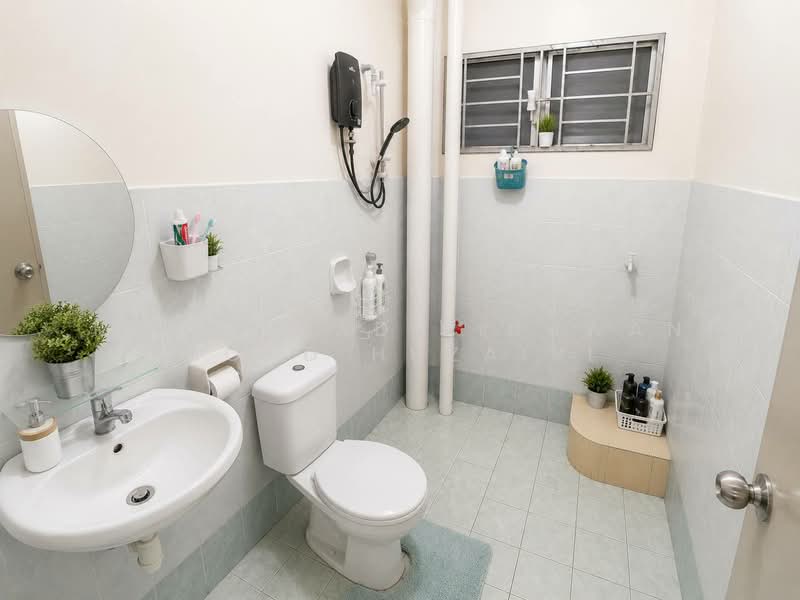 Kondominium untuk Dijual di Widuri Impian - Muhammad Ridhwan Mohd Huzairi - Bathroom - PropertyGuru.com.my