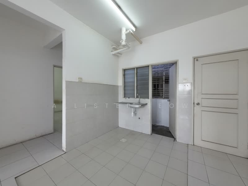 Pangsapuri untuk Dijual di Kemuning Aman - Allister Seow - Kitchen - PropertyGuru.com.my