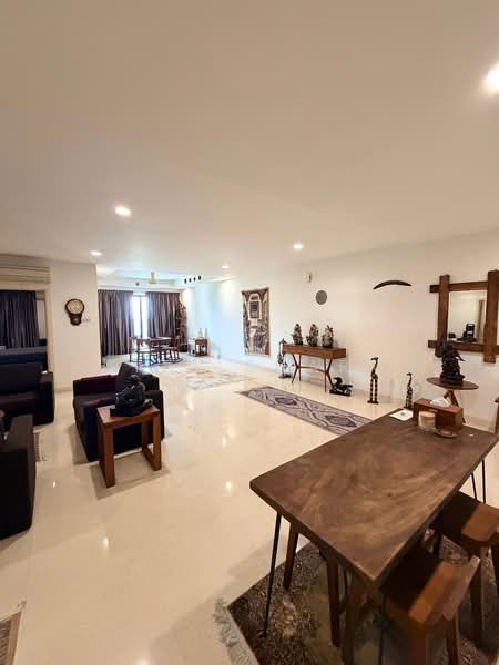 Kondominium untuk Dijual di Richmond - Anita Sharma - PropertyGuru.com.my