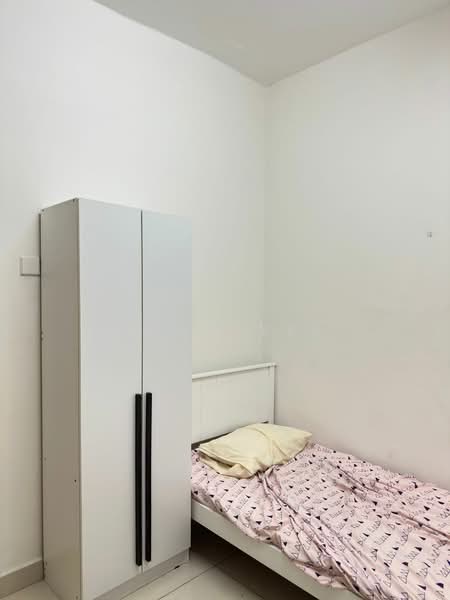 Kondominium untuk Disewa di The Regina - Moon Yee - Bedroom - PropertyGuru.com.my
