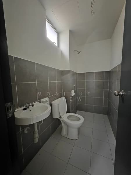 Terraced House for Sale in Rawang (Selangor) - Monique Chiew - Bathroom - PropertyGuru.com.my