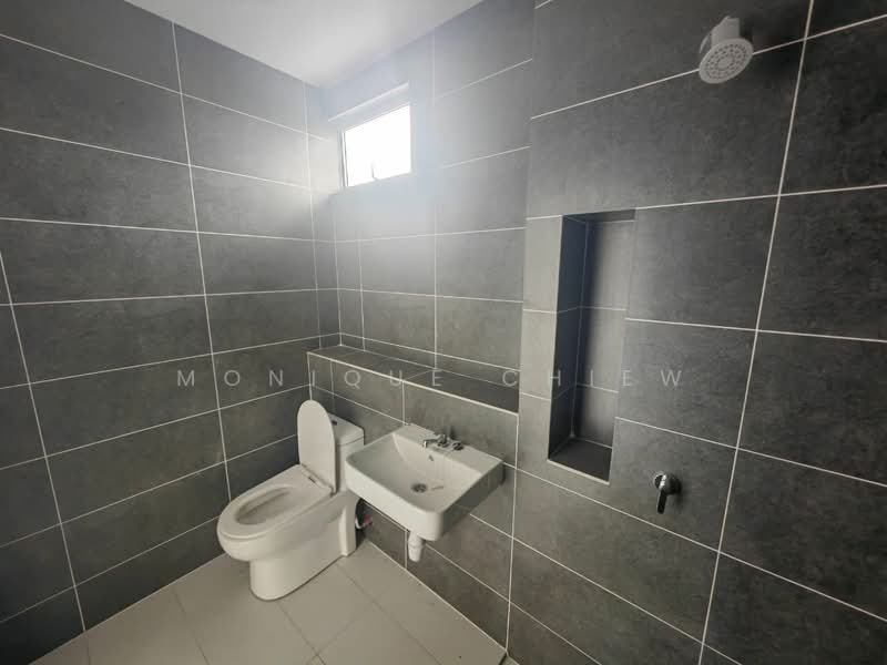 Terraced House for Sale in Rawang (Selangor) - Monique Chiew - Bathroom - PropertyGuru.com.my