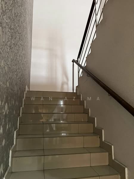 Semi-Detached House for Sale in Taman Villa Putra (Sungai Buloh) - Wan Azima - Corridor - PropertyGuru.com.my