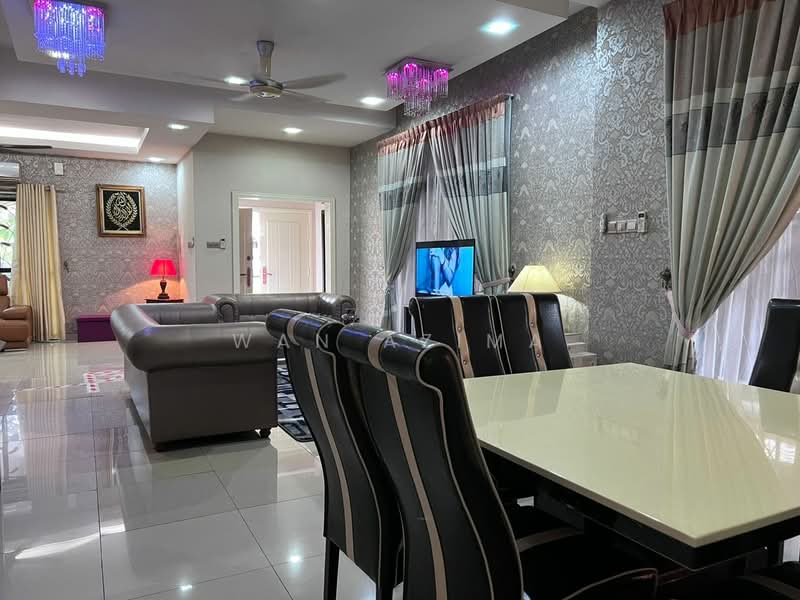 Semi-Detached House for Sale in Taman Villa Putra (Sungai Buloh) - Wan Azima - Living Room - PropertyGuru.com.my