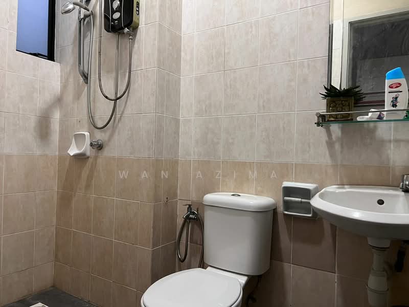 Semi-Detached House for Sale in Taman Villa Putra (Sungai Buloh) - Wan Azima - Bathroom - PropertyGuru.com.my