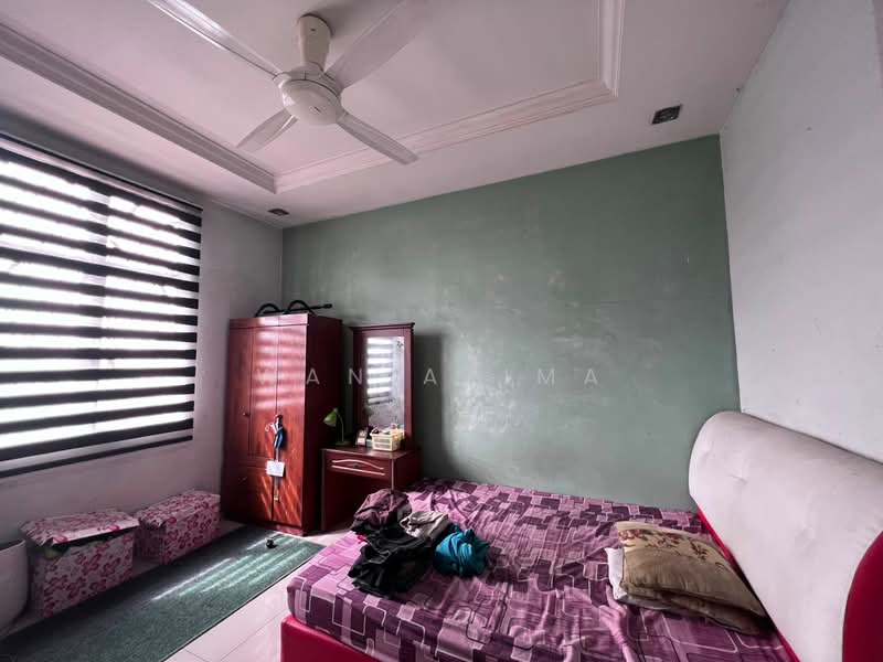Semi-Detached House for Sale in Taman Villa Putra (Sungai Buloh) - Wan Azima - Bedroom - PropertyGuru.com.my