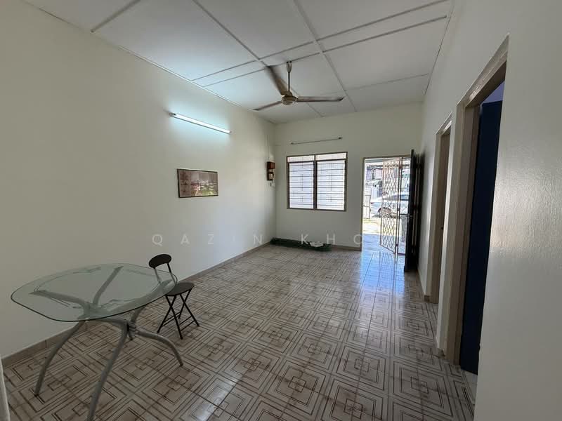 1-storey Terraced House for Rent in Bercham (Ipoh) - Qazin Khoo - Living Room - PropertyGuru.com.my
