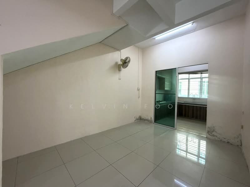 2-storey Terraced House for Sale in Taman Melor (Teluk Intan) - Kelvin Foo - Kitchen - PropertyGuru.com.my