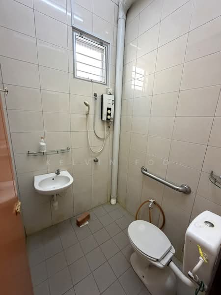 2-storey Terraced House for Sale in Taman Melor (Teluk Intan) - Kelvin Foo - Bathroom - PropertyGuru.com.my