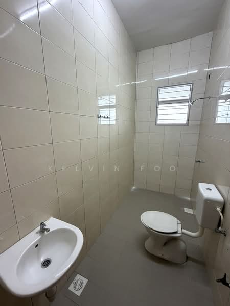 2-storey Terraced House for Sale in Taman Melor (Teluk Intan) - Kelvin Foo - Bathroom - PropertyGuru.com.my