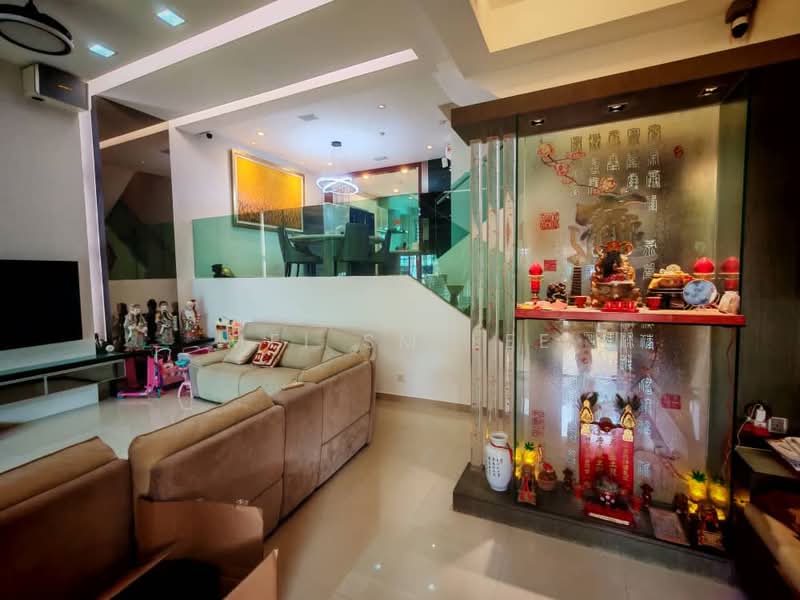 3-storey Terraced House for Sale in Taman Bukit Prima (Cheras) - Mei SM Lee - The Peak, Taman Bukit Prima Living Room - PropertyGuru.com.my