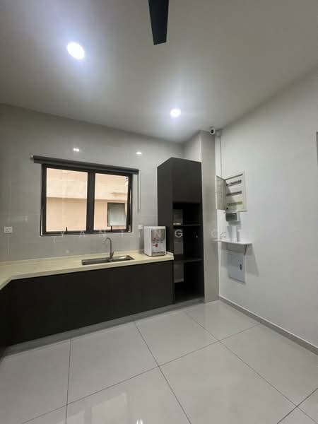 Kondominium untuk Dijual di Bay Point @ Country Garden Danga Bay - YANTING.C . - Kitchen - PropertyGuru.com.my