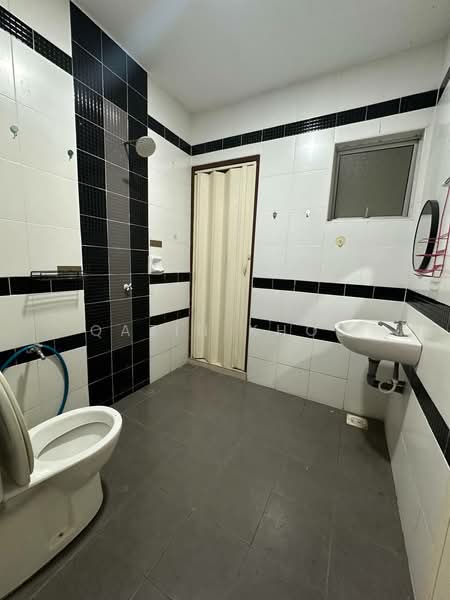 2-storey Terraced House for Rent in Menglembu (Perak) - Qazin Khoo - Bathroom - PropertyGuru.com.my