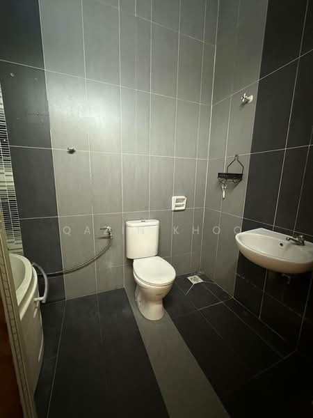 2-storey Terraced House for Rent in Menglembu (Perak) - Qazin Khoo - Bathroom - PropertyGuru.com.my