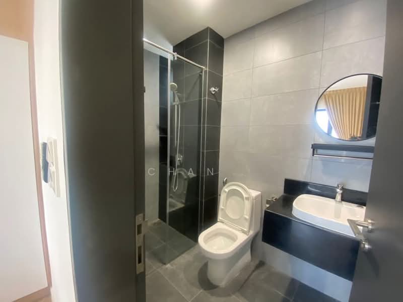 Servis Apartment untuk Disewa di Sunway Velocity TWO - Chan . - Bathroom - PropertyGuru.com.my