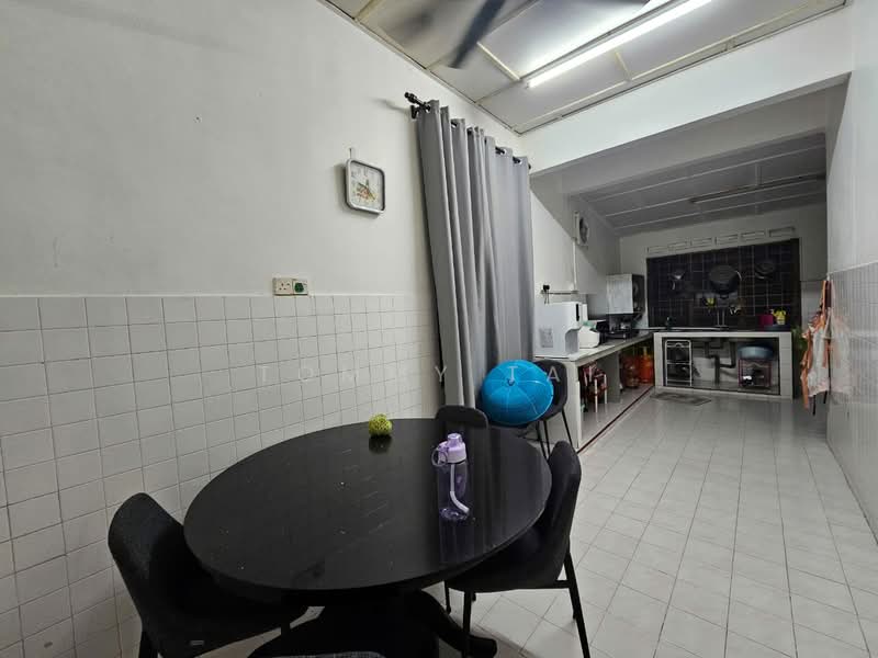 1-storey Terraced House for Sale in Taman Skudai Baru (Skudai) - Tommy Tai - Kitchen - PropertyGuru.com.my