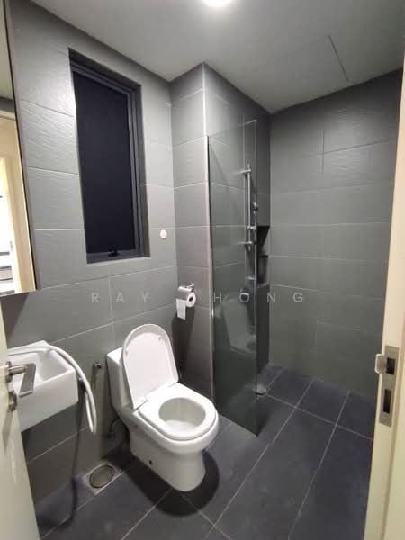 Servis Apartment untuk Disewa di Petalz Residences - Ray Chong - Bathroom - PropertyGuru.com.my