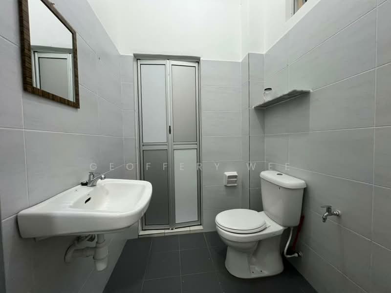Semi-Detached House for Sale in Taman Tasik Utama (Bukit Katil) - Geoffery Wee - Bathroom - PropertyGuru.com.my
