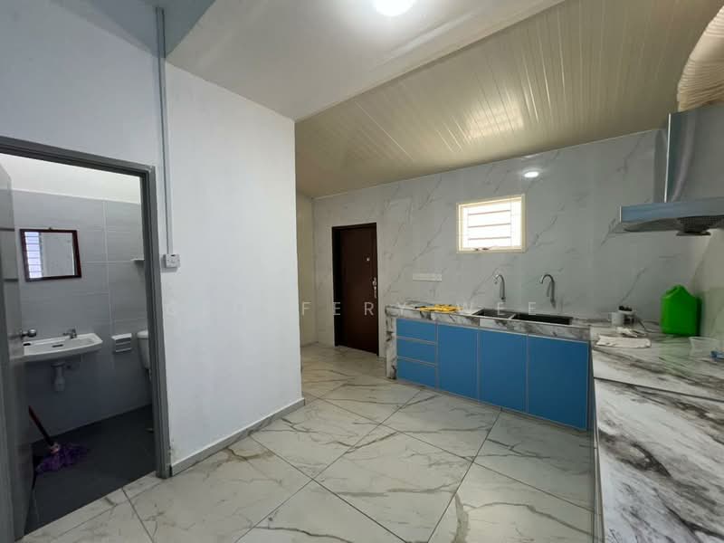 Semi-Detached House for Sale in Taman Tasik Utama (Bukit Katil) - Geoffery Wee - Kitchen - PropertyGuru.com.my