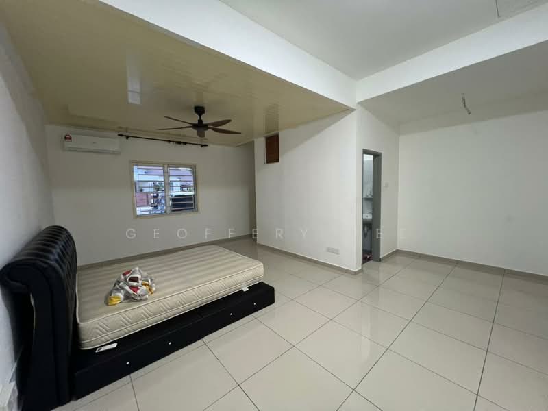 Semi-Detached House for Sale in Taman Tasik Utama (Bukit Katil) - Geoffery Wee - Bedroom - PropertyGuru.com.my