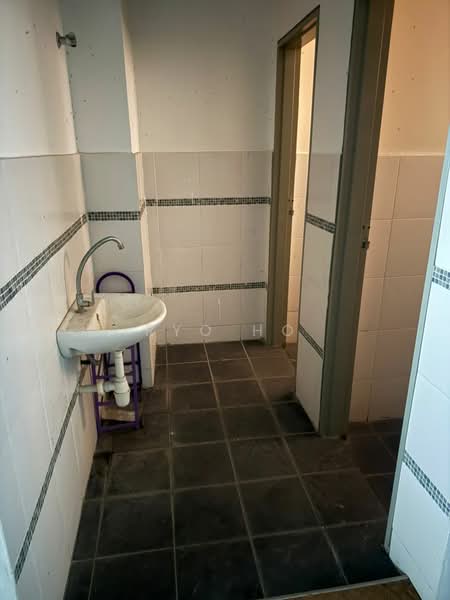 Pejabat untuk Disewa di Bangi (Selangor) - Ryo Ho - Bathroom - PropertyGuru.com.my