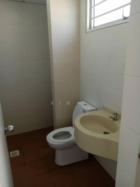 Kondominium untuk Dijual di Platinum Lake PV 16 - Kin L - Bathroom - PropertyGuru.com.my