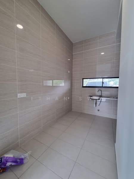 3-storey Terraced House for Sale in Bukit Rahman Putra (Sungai Buloh) - Ethan Swe - Kitchen - PropertyGuru.com.my