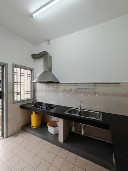 Rumah Teres 2 Tingkat untuk Disewa di Taman Setia Indah (Tebrau) - Daphne Lee - Kitchen - PropertyGuru.com.my
