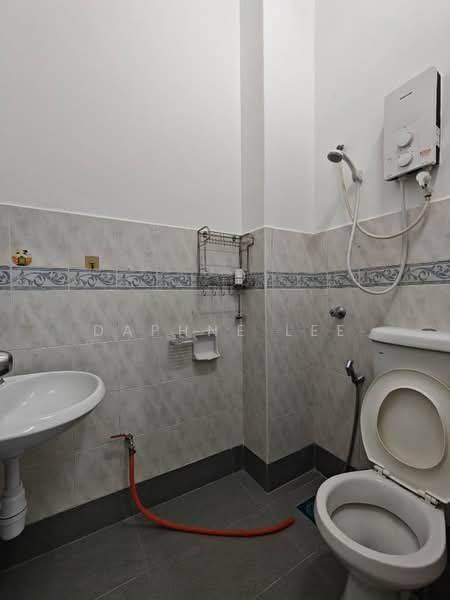 Rumah Teres 2 Tingkat untuk Disewa di Taman Setia Indah (Tebrau) - Daphne Lee - Bathroom - PropertyGuru.com.my