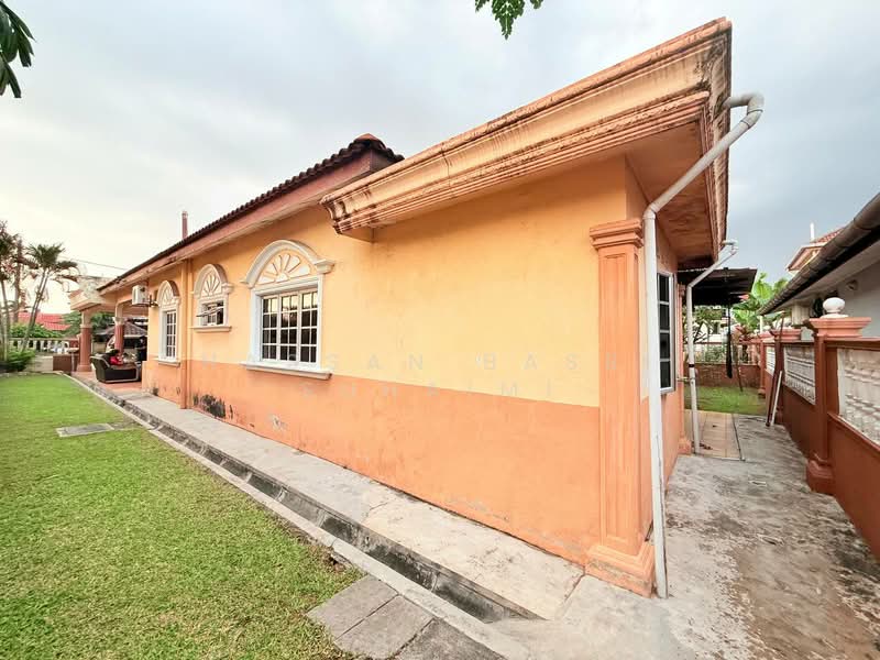 Bungalow for Sale in Taman Desa Sinaran (Dengkil) - Hassan Basri Suhaimi - Exterior - PropertyGuru.com.my