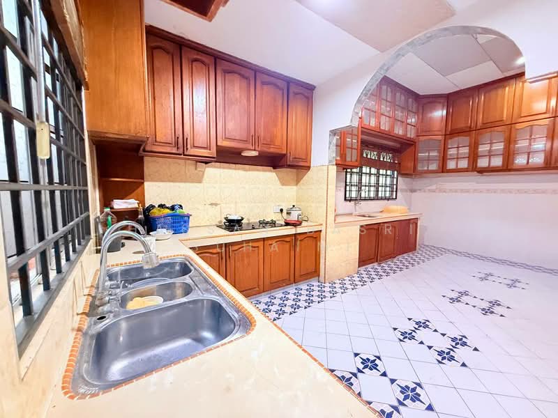 Bungalow for Sale in Taman Desa Sinaran (Dengkil) - Hassan Basri Suhaimi - Kitchen - PropertyGuru.com.my