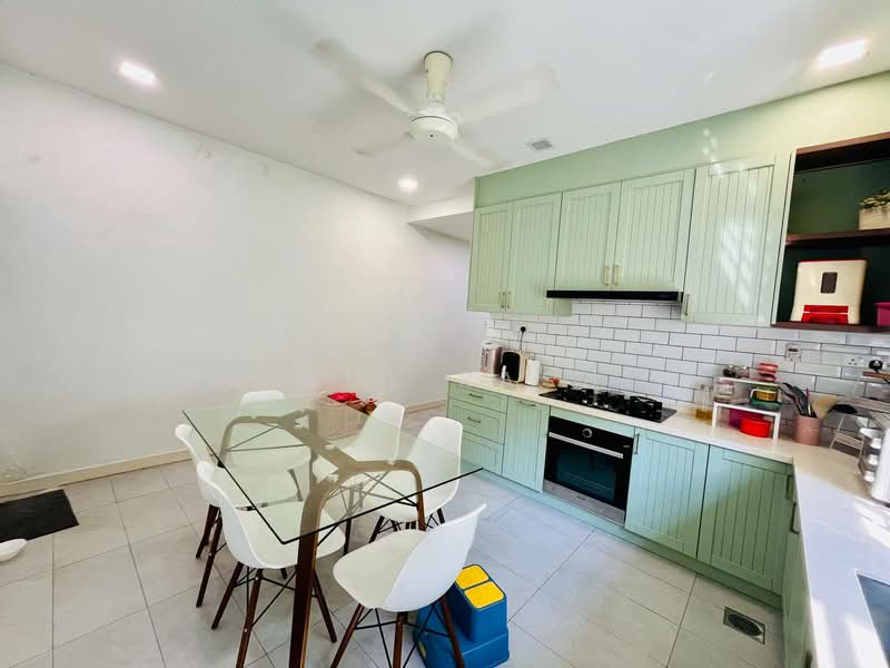 Cluster House for Sale in Sunway Alam Suria (Shah Alam) - Zainul Rashid - Kitchen - PropertyGuru.com.my
