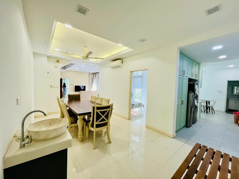 Cluster House for Sale in Sunway Alam Suria (Shah Alam) - Zainul Rashid - Dining Room - PropertyGuru.com.my
