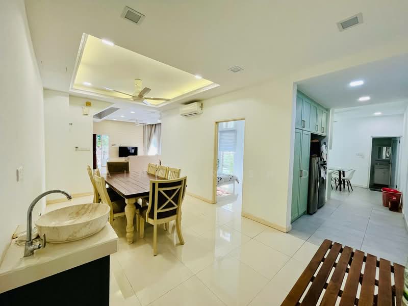 Cluster House for Sale in Sunway Alam Suria (Shah Alam) - Zainul Rashid - Dining Room - PropertyGuru.com.my