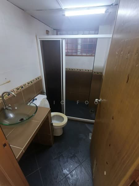 Pangsapuri untuk Disewa di Orchid @ Anggerik - Eric Foo - Bathroom - PropertyGuru.com.my
