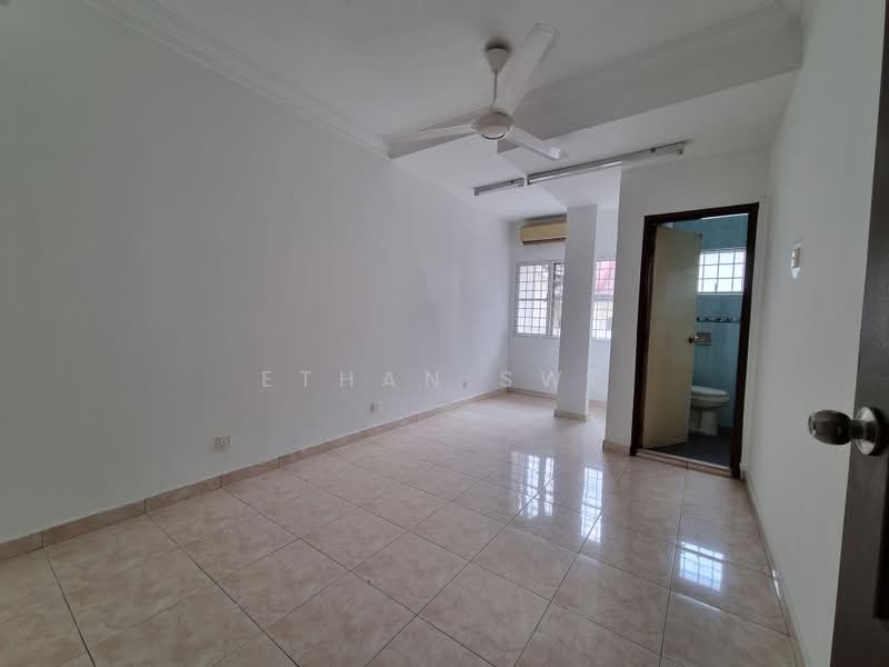 2-storey Terraced House for Sale in Bukit Rahman Putra (Sungai Buloh) - Ethan Swe - Bathroom - PropertyGuru.com.my
