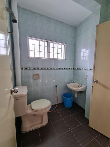 2-storey Terraced House for Sale in Bukit Rahman Putra (Sungai Buloh) - Ethan Swe - Bathroom - PropertyGuru.com.my