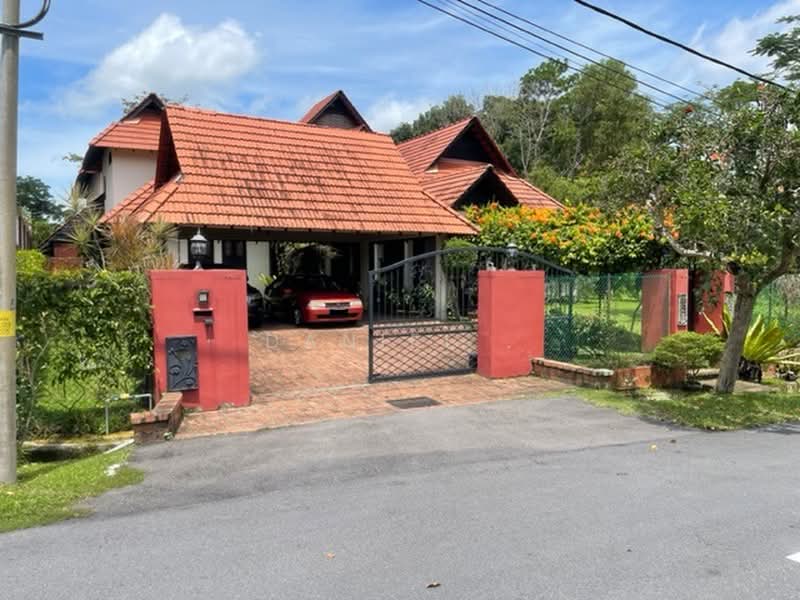Bungalow for Sale in Batu Pahat (Johor) - DANIEL . - PropertyGuru.com.my