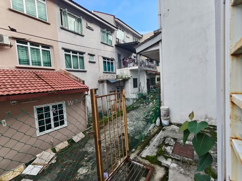 2.5-storey Terraced House for Sale in Selayang (Selangor) - Wilson Lee - Exterior - PropertyGuru.com.my