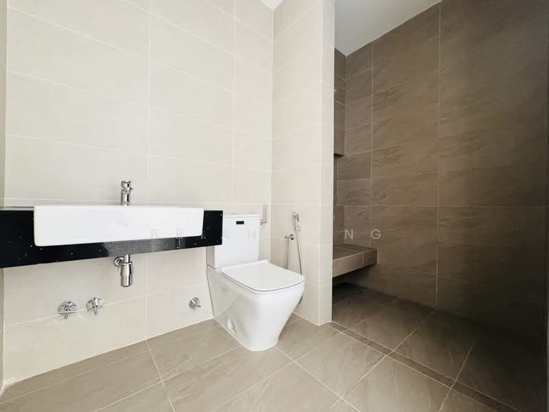 Rumah Berkembar untuk Dijual di Kota Damansara (Selangor) - Brian Tang - Bathroom - PropertyGuru.com.my