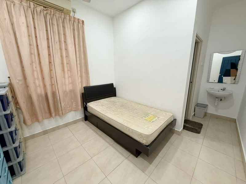 Cluster House for Sale in Taman Mount Austin (Tebrau) - Kenneth Tan - Bedroom - PropertyGuru.com.my