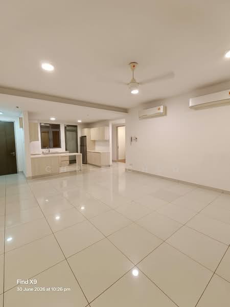 Kondominium untuk Dijual di Vivo Residential Suites - Chris Choo - Living Room - PropertyGuru.com.my