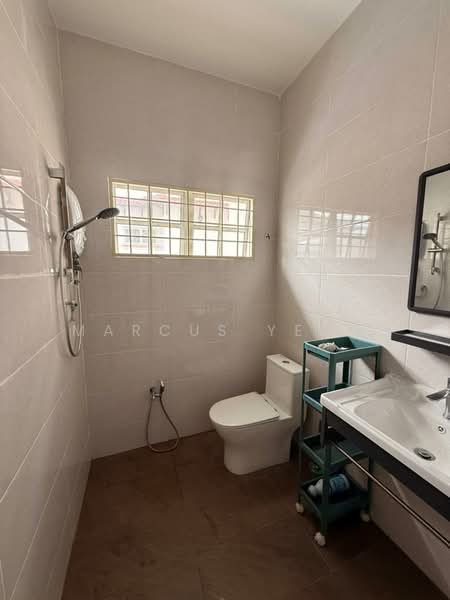 Rumah Banglo untuk Disewa di Taman Rasah Kemayan (Rasah) - Marcus Yeow - Bathroom - PropertyGuru.com.my