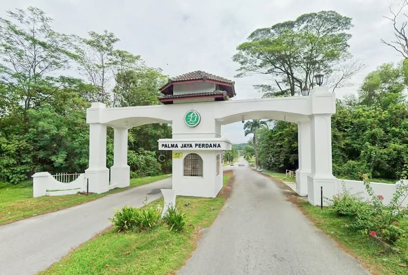 Semi-Detached House for Sale in Taman Pj Perdana (Paroi) - Jack Chia - Exterior - PropertyGuru.com.my