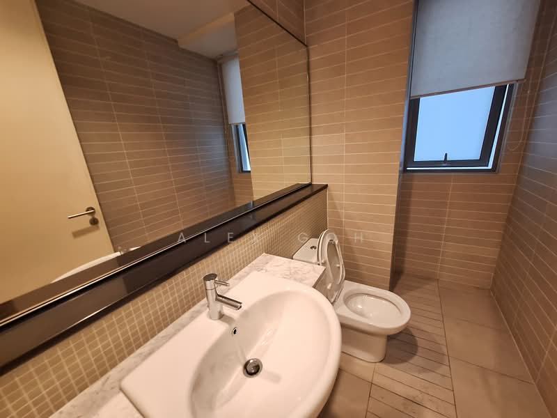 Kondominium untuk Dijual di 2 Hampshire - Alex Goh - Bathroom - PropertyGuru.com.my