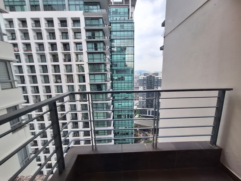Kondominium untuk Dijual di 2 Hampshire - Alex Goh - Balcony - PropertyGuru.com.my