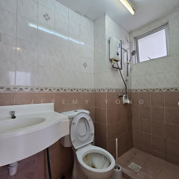 Kondominium untuk Disewa di Ketumbar Hill - Jeremy Yong - Bathroom - PropertyGuru.com.my