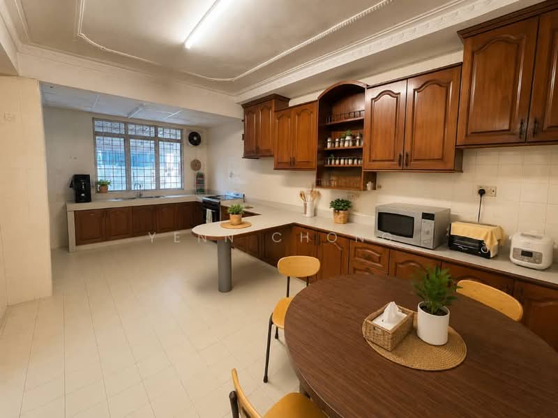 Semi-Detached House for Sale in Taman Overseas Union (Taman Oug) (Jalan Klang Lama (Old Klang Road)) - Yenn Chong - Kitchen - PropertyGuru.com.my