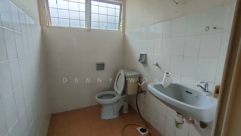 Rumah Banglo untuk Dijual di Bukit Beruntung (Serendah) - Danny Wong - Bathroom - PropertyGuru.com.my